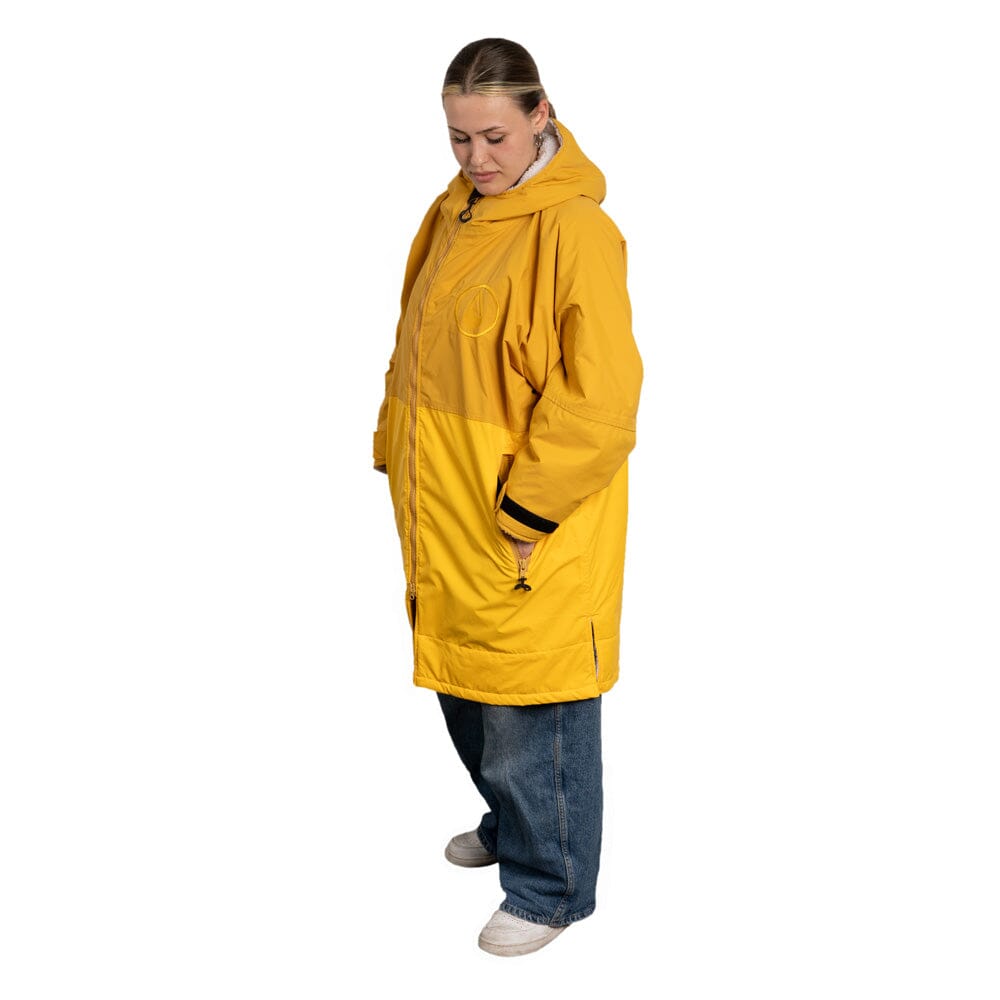 Storm Robe Yukon Yellow - Wasserdichter Umkleidemantel Wasserdichte Storm Ponchos WAVE HAWAII