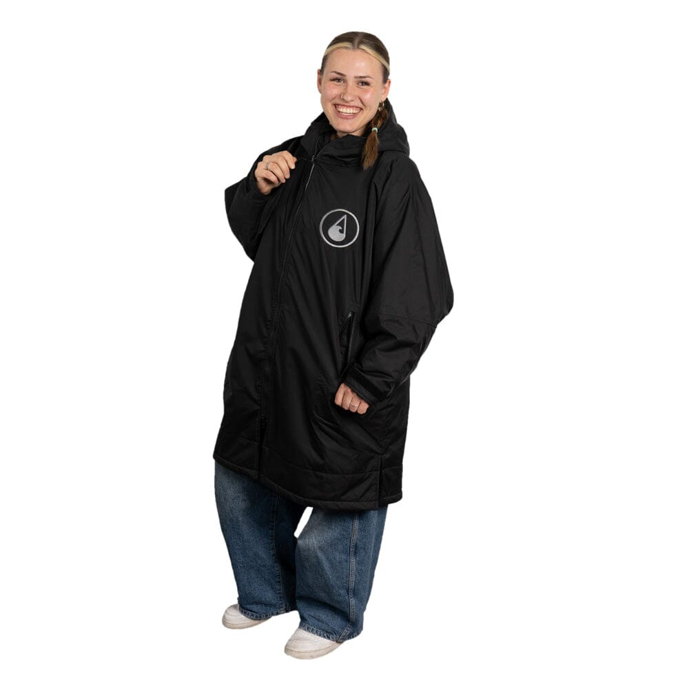 Storm Robe Yukon black - Wasserdichter Umkleidemantel Wasserdichte Storm Ponchos WAVE HAWAII
