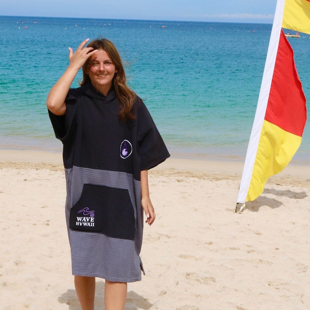 Travel Poncho El Yaque, Baumwolle Waffel Piquee, schwarz-grau Travel Ponchos WaveHawaii