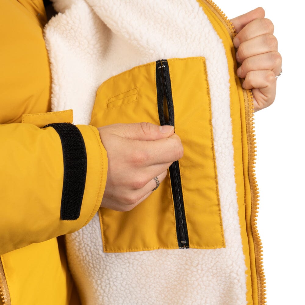 Storm Robe Yukon Yellow - Wasserdichter Umkleidemantel Wasserdichte Storm Ponchos WAVE HAWAII 