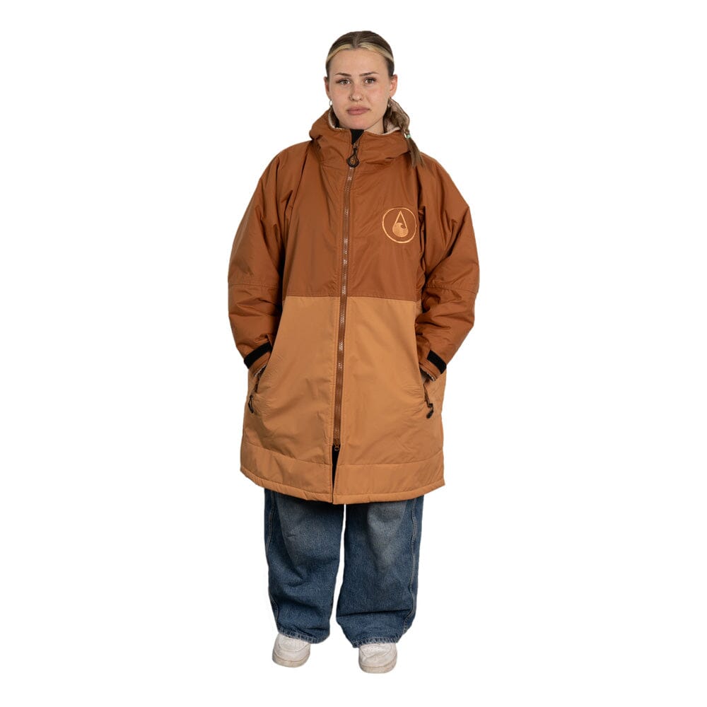 Storm Robe Yukon Brown - Wasserdichter Umkleidemantel Wasserdichte Storm Ponchos WAVE HAWAII 