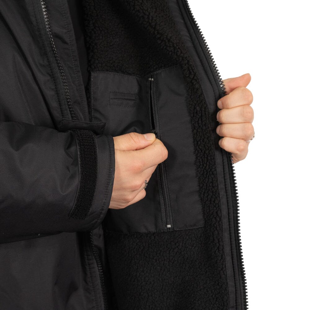 Storm Robe Yukon black - Wasserdichter Umkleidemantel Wasserdichte Storm Ponchos WAVE HAWAII 
